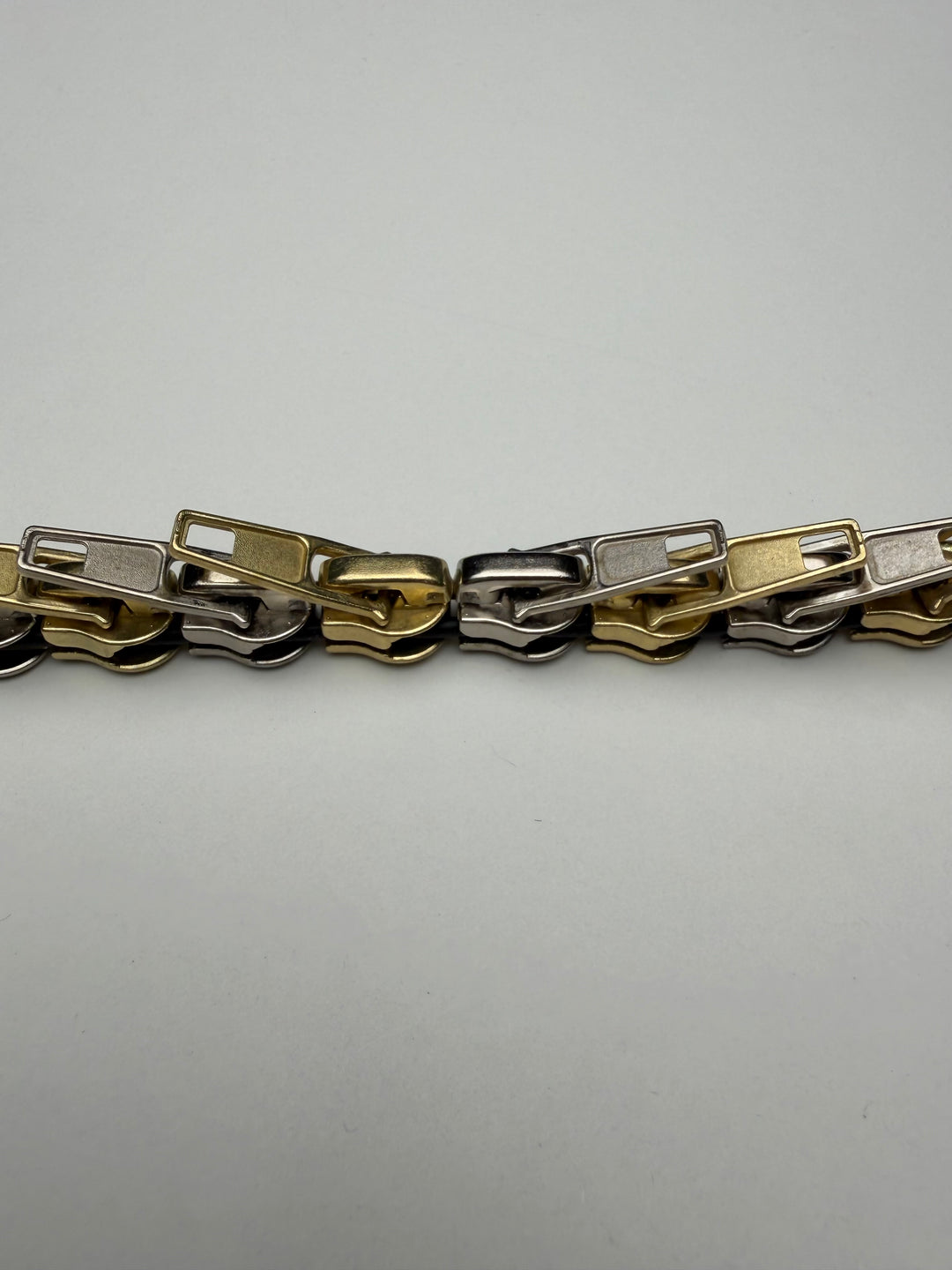 Zipper-Chocker Halskette Silber/ Gold Nahaufnahme