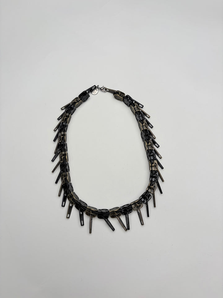 Zipper-Chocker Halskette Altmessing/ Schwarz von Oben weiterweg