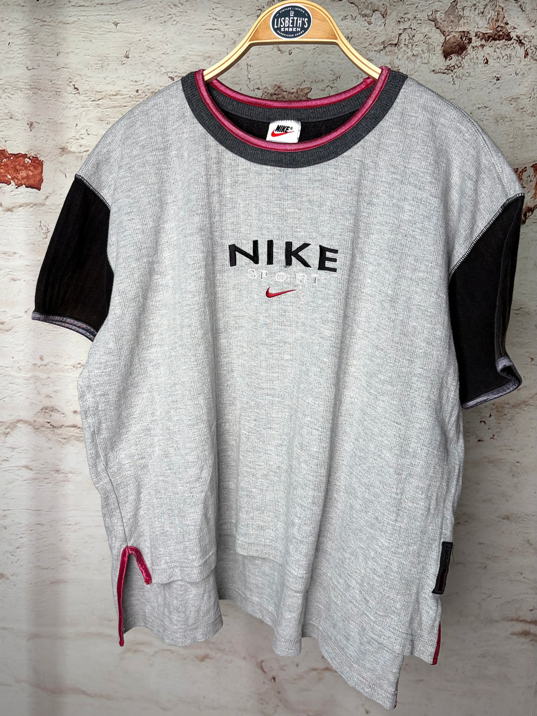 Nike Sport T-Shirt hellgrau schwarz pink Vorderansicht