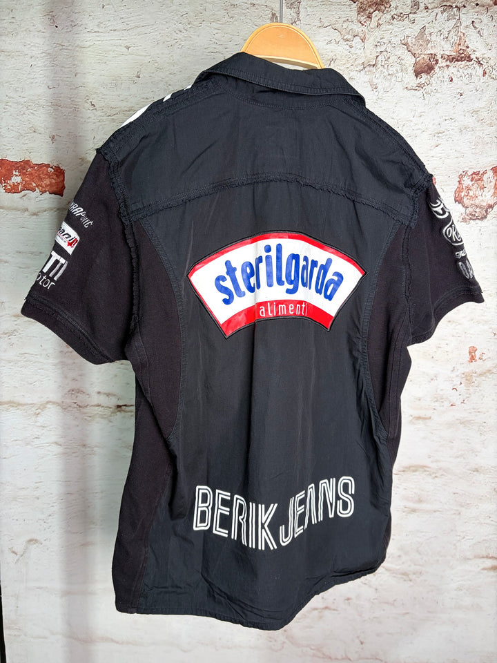 Schwarzes Racing Hemd Rückansicht mit Sterilgarda Patch