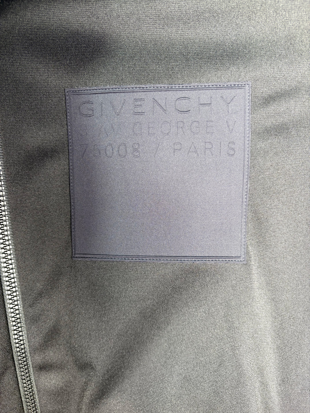 Givenchy Trainingsjacke Brusttaschendetail mit Logo-Prägung